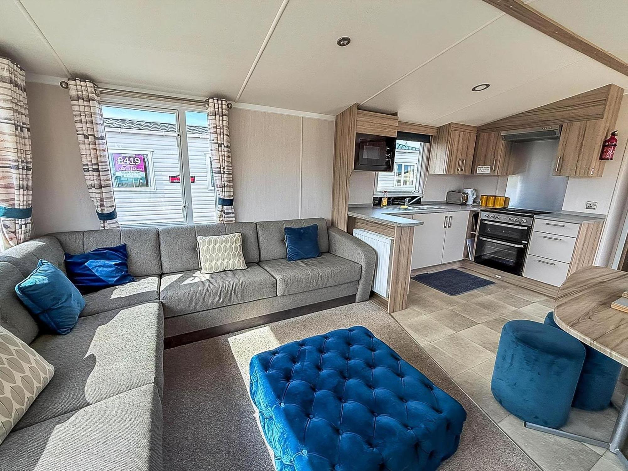 6 Berth Caravan With Decking At Sunnydale Holiday Park Ref 35243Kg Лаут Экстерьер фото